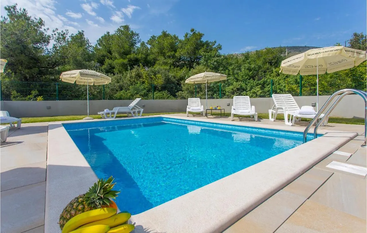 Beautiful Home In Seget Donji With Jacuzzi Holiday home