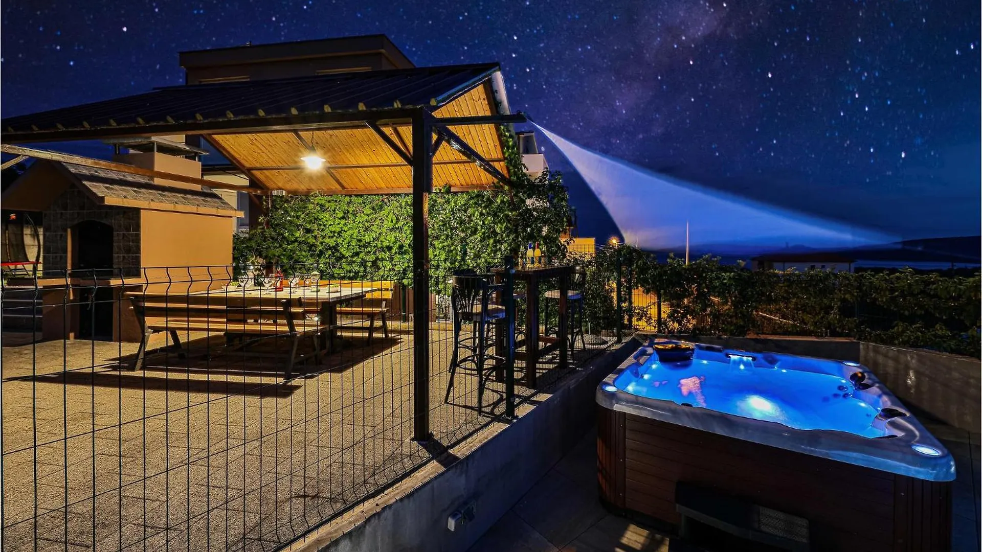 Beautiful Home In Seget Donji With Jacuzzi 0*,  Croatia